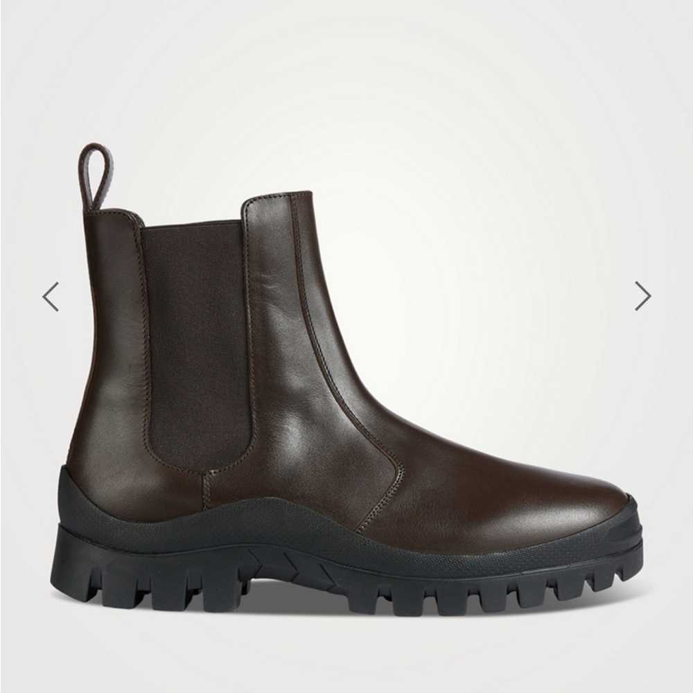 The Row Greta Leather Chelsea Boots Size 37.5